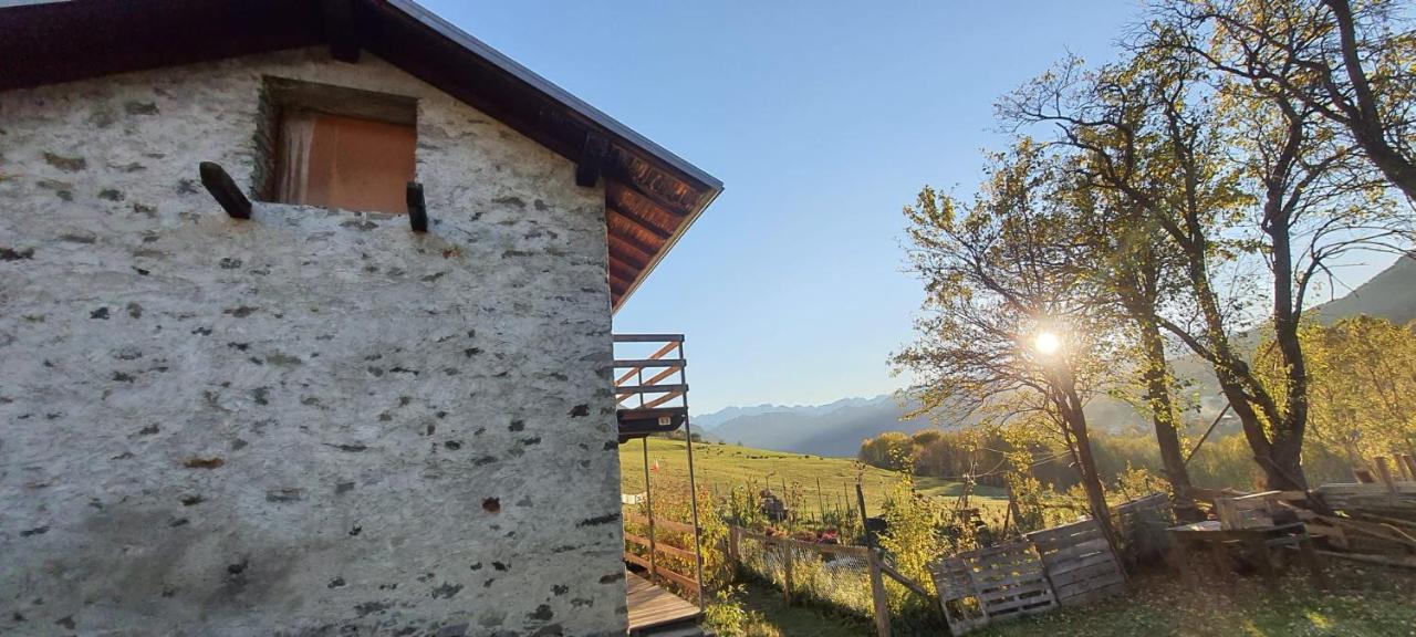 Casa Indipendente Val D'Ayas - Challand Saint Anselme Eksteriør billede